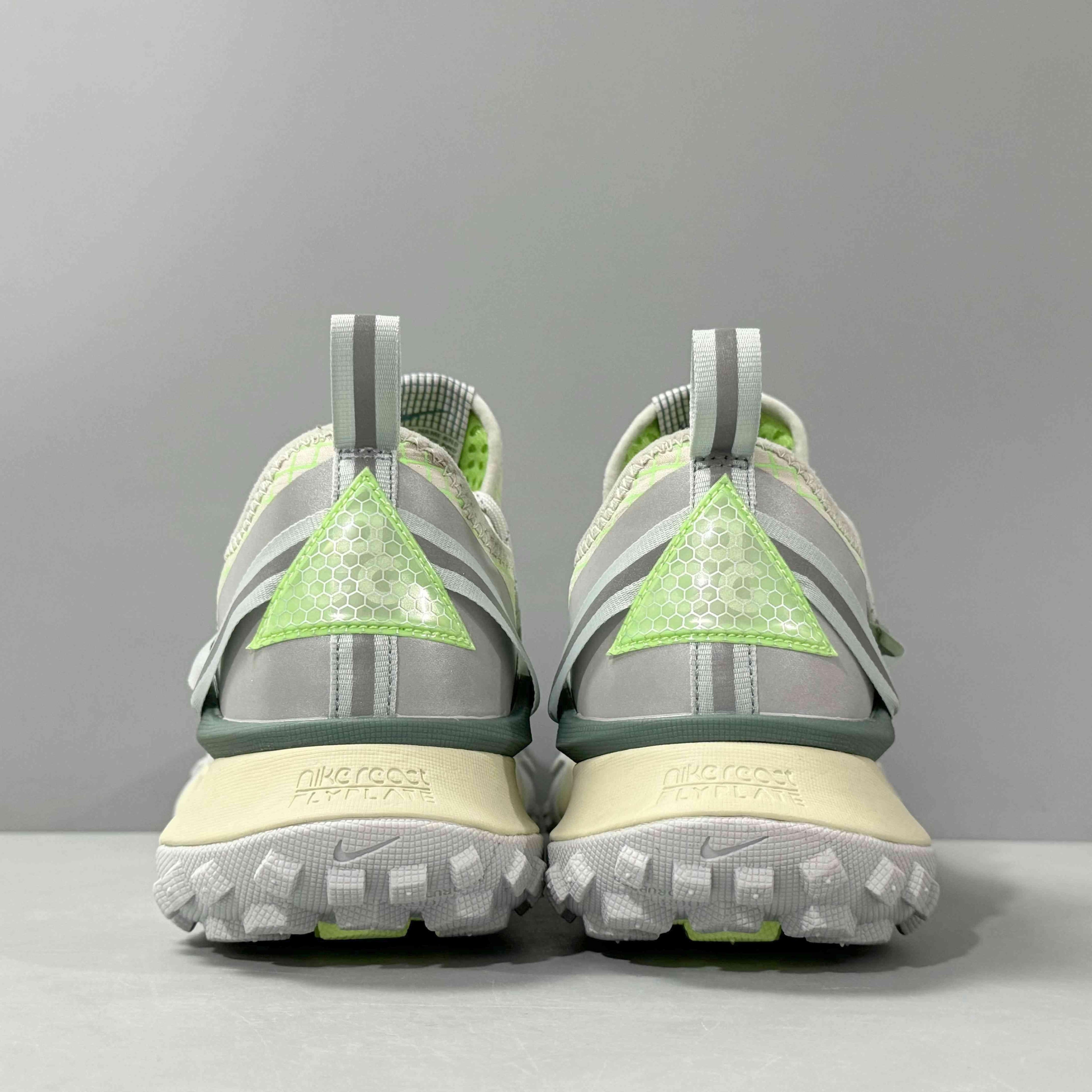 Nike ACG Mountain Fly Low &
