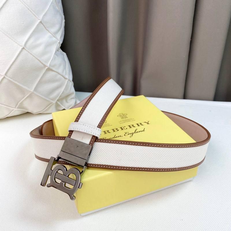 Burberry Reversible Leather Vintage Belt