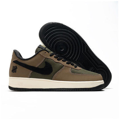 Nike Air Force 1 &