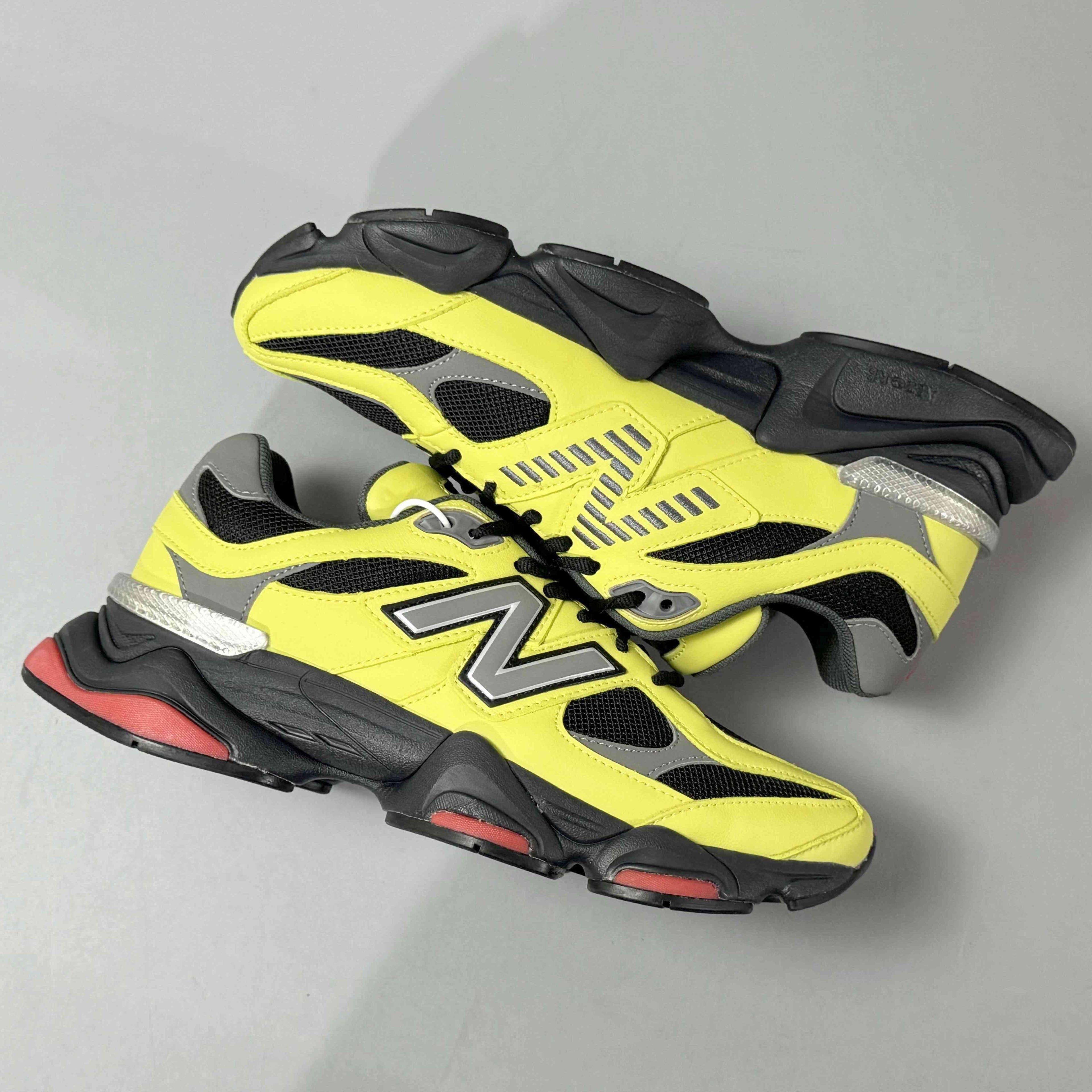 New Balance 9060 &