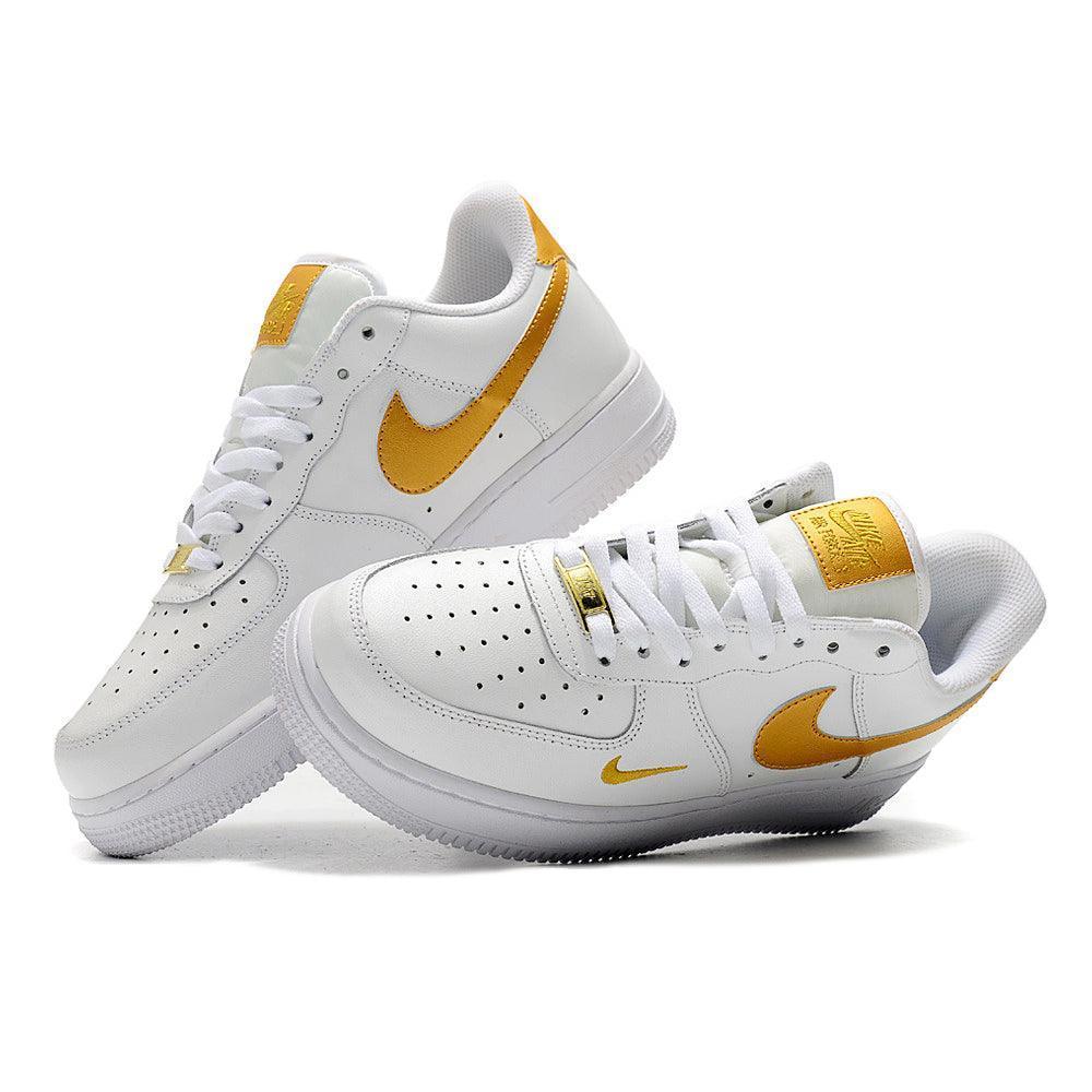 Nike Air Force 1 &