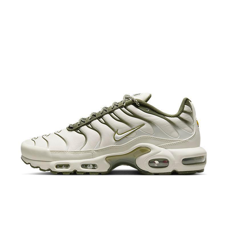 Nike Air Max Plus &
