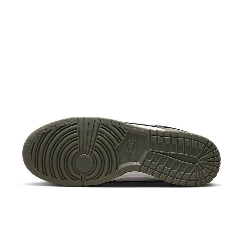 Nike Dunk Low &