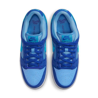 Nike SB Dunk Low &