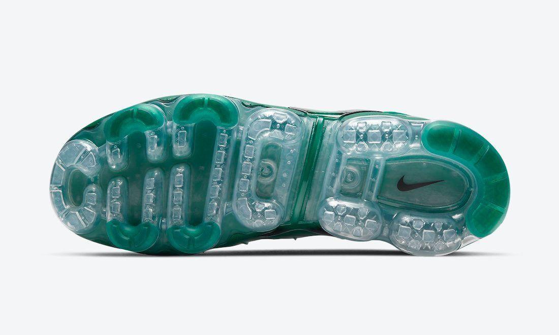 Nike Air VaporMax Plus &