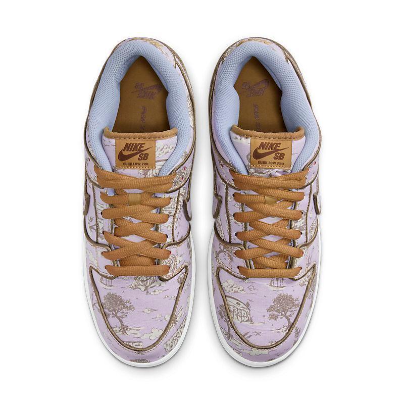 Nike SB Dunk Low &