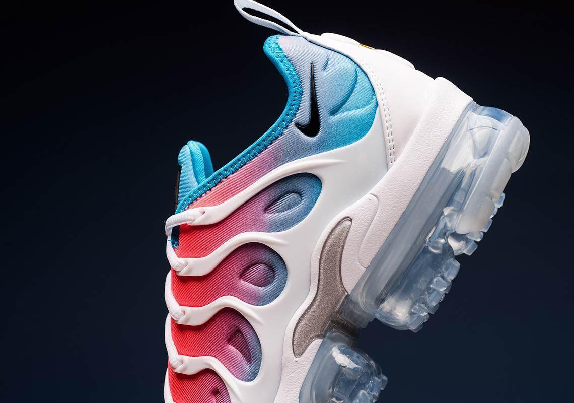 Nike Air VaporMax Plus &