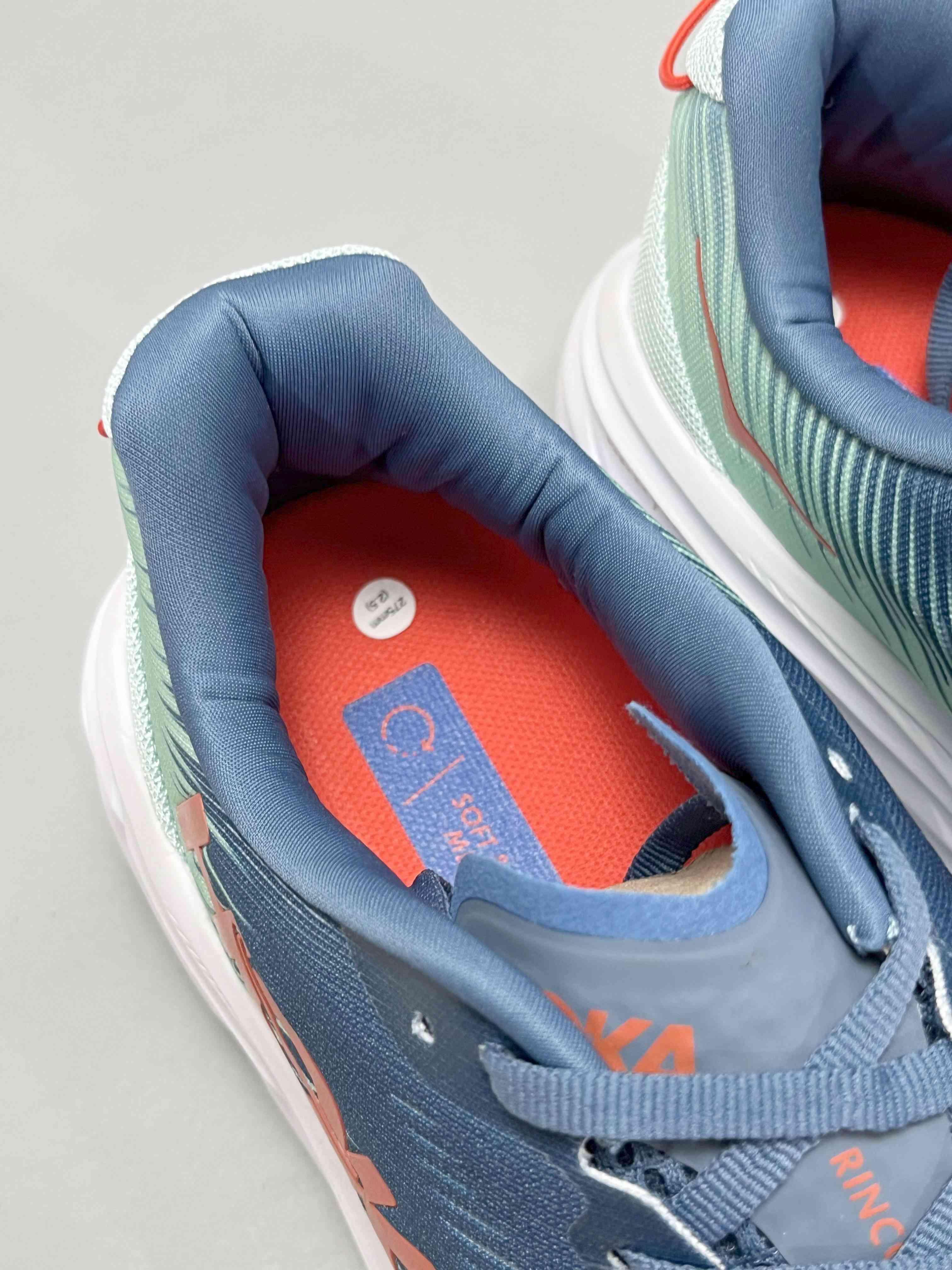 Hoka One One Rincon 3 &
