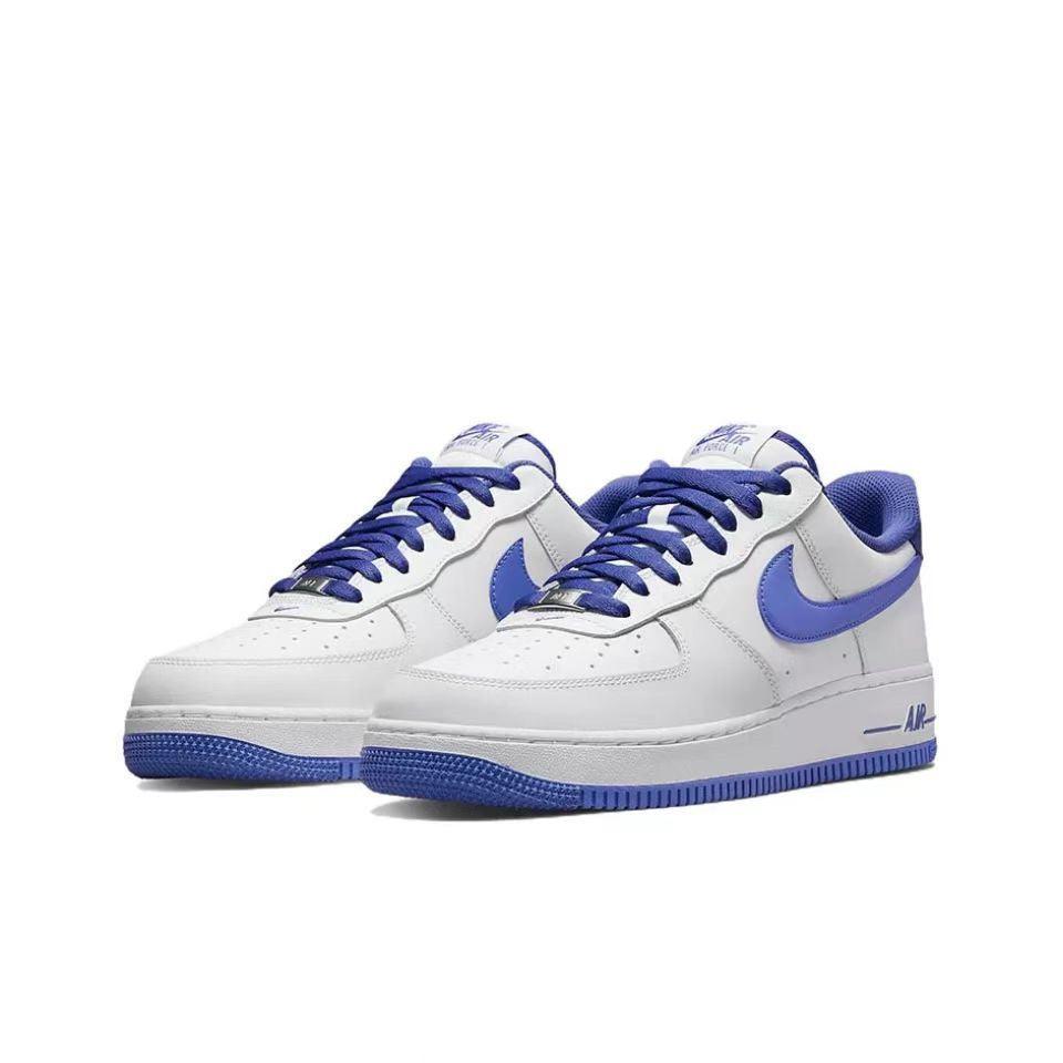 Nike Air Force 1 &