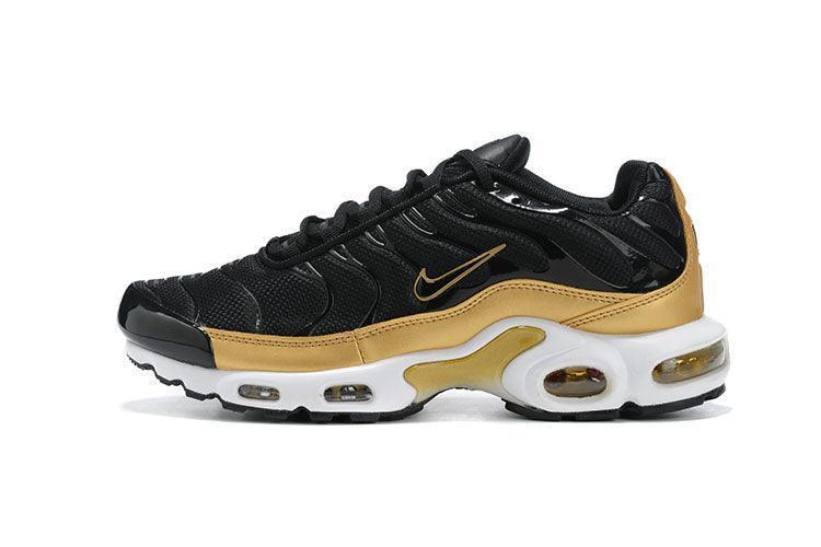 Nike Air Max Plus &