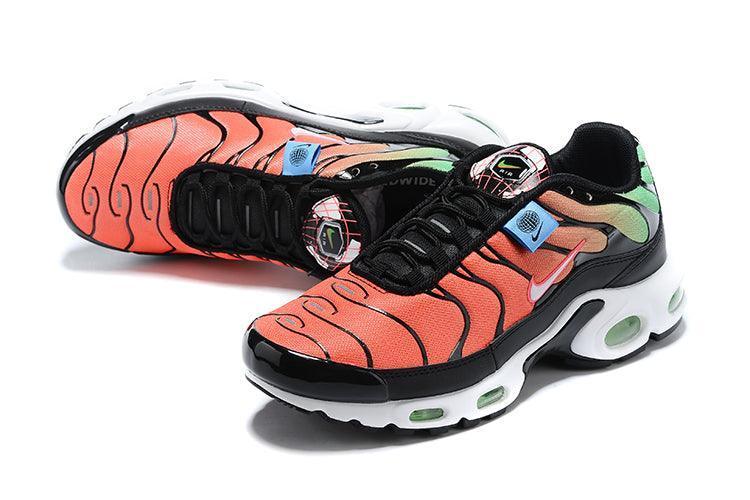 Nike Air Max Plus &