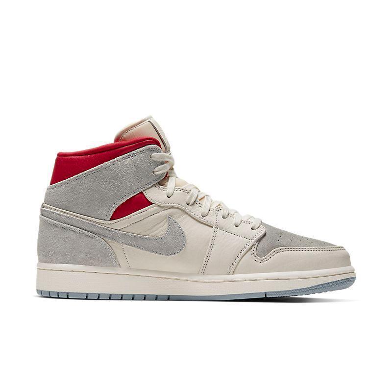 Air Jordan 1 Mid &