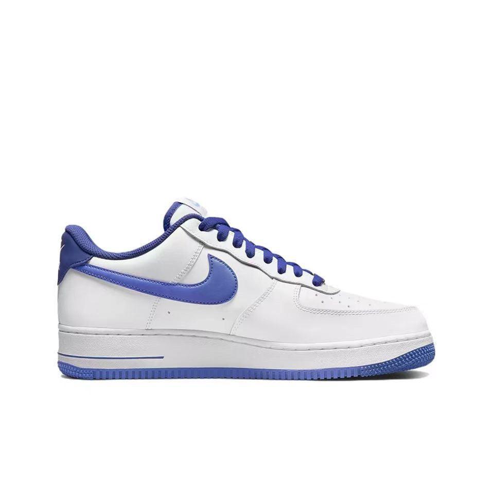 Nike Air Force 1 &