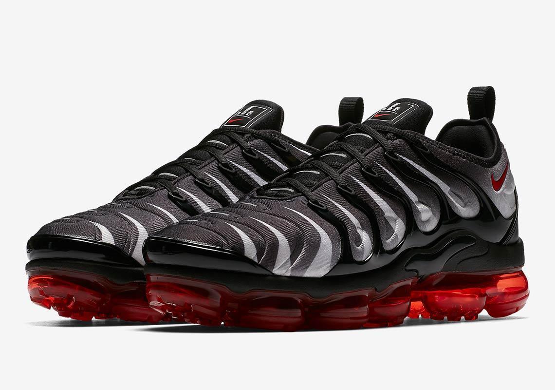 Nike Air VaporMax Plus &