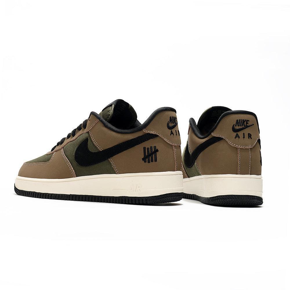Nike Air Force 1 &