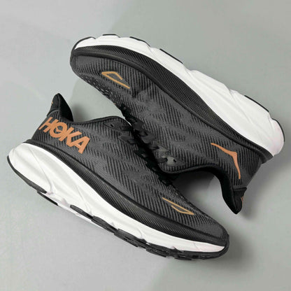 Hoka One One Clifton 9 &