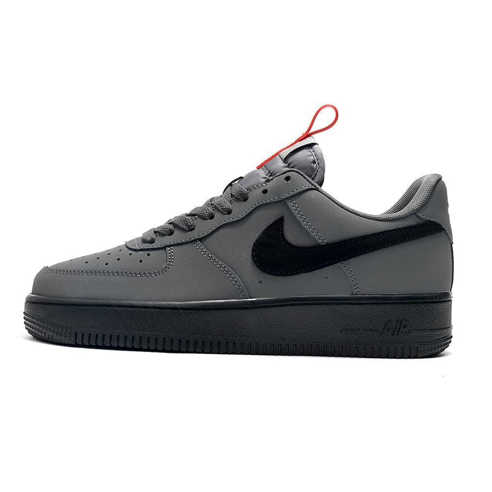 Nike Air Force 1 &