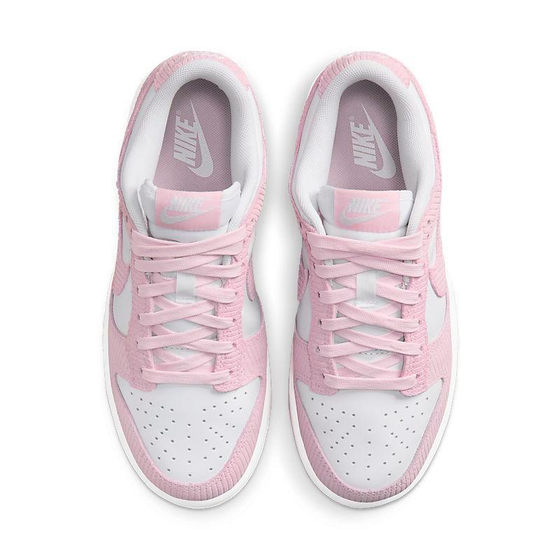 Nike Dunk Low &