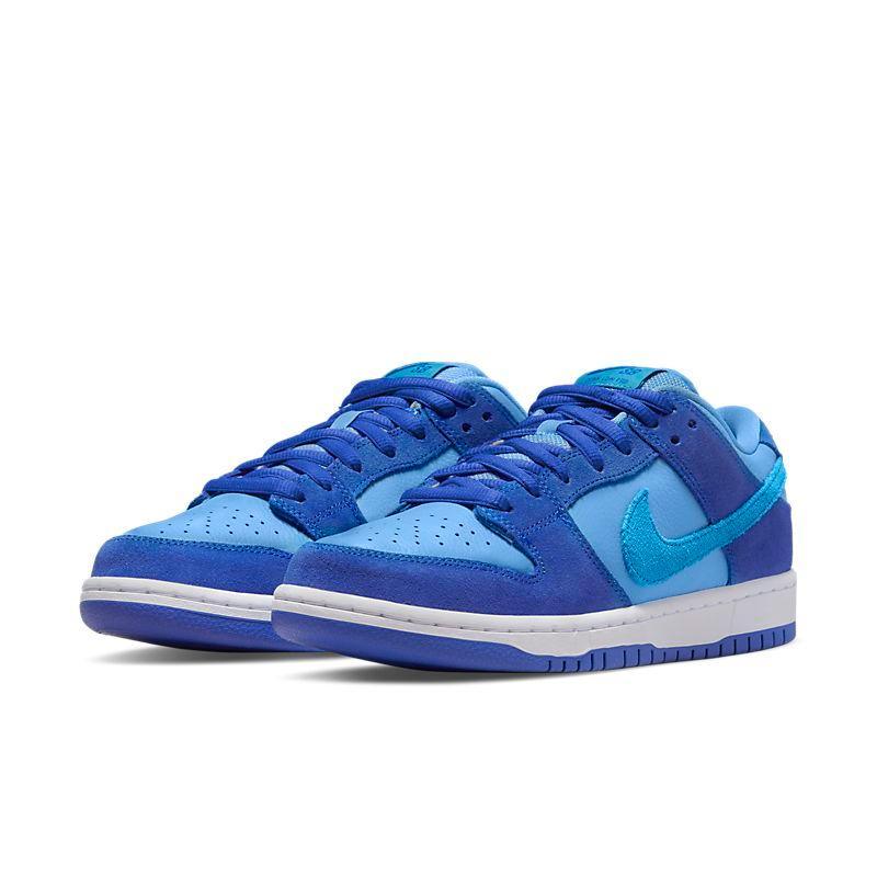 Nike SB Dunk Low &