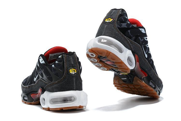 Nike Air Max Plus &