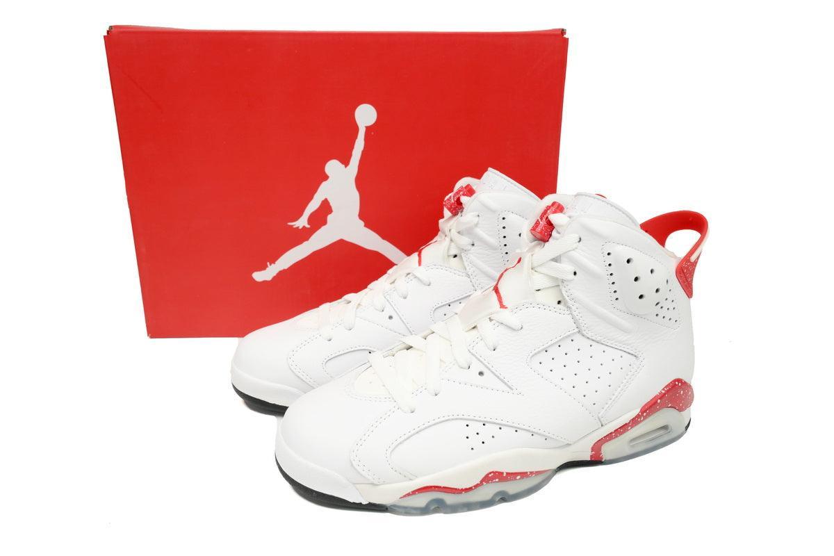 Air Jordan 6 Retro &