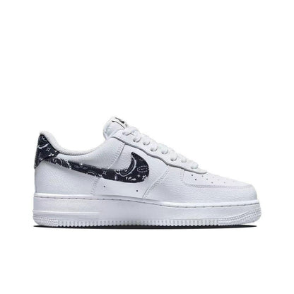 Nike Air Force 1 &