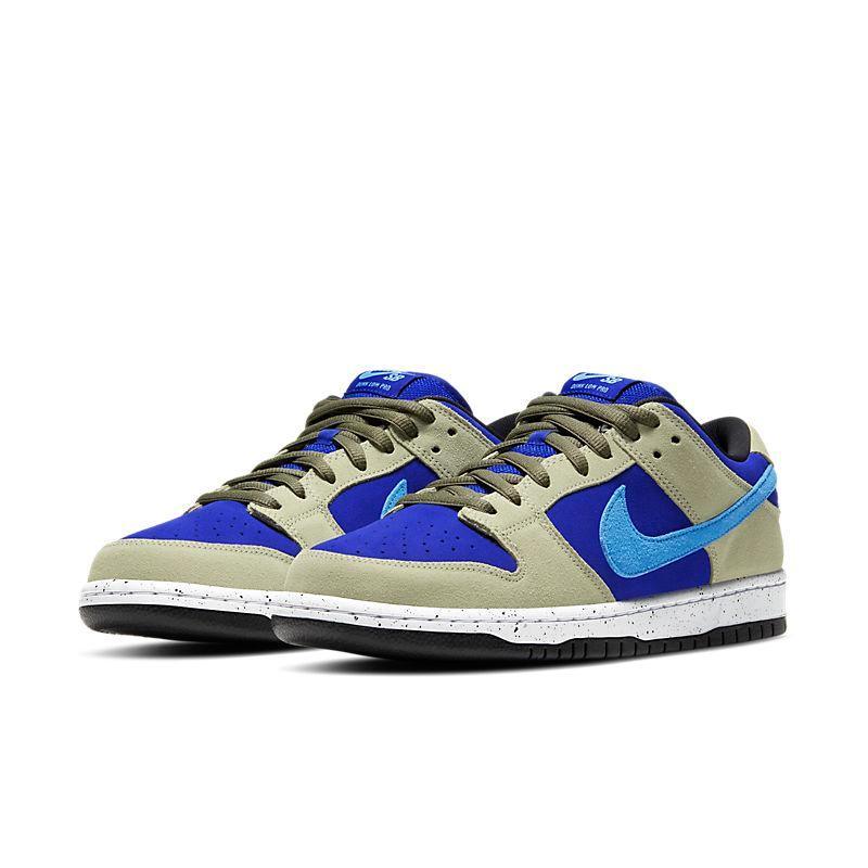 Nike SB Dunk Low &