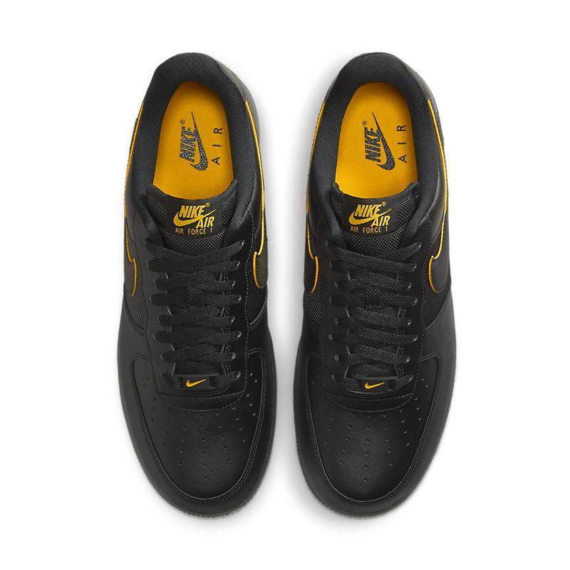 Nike Air Force 1 &