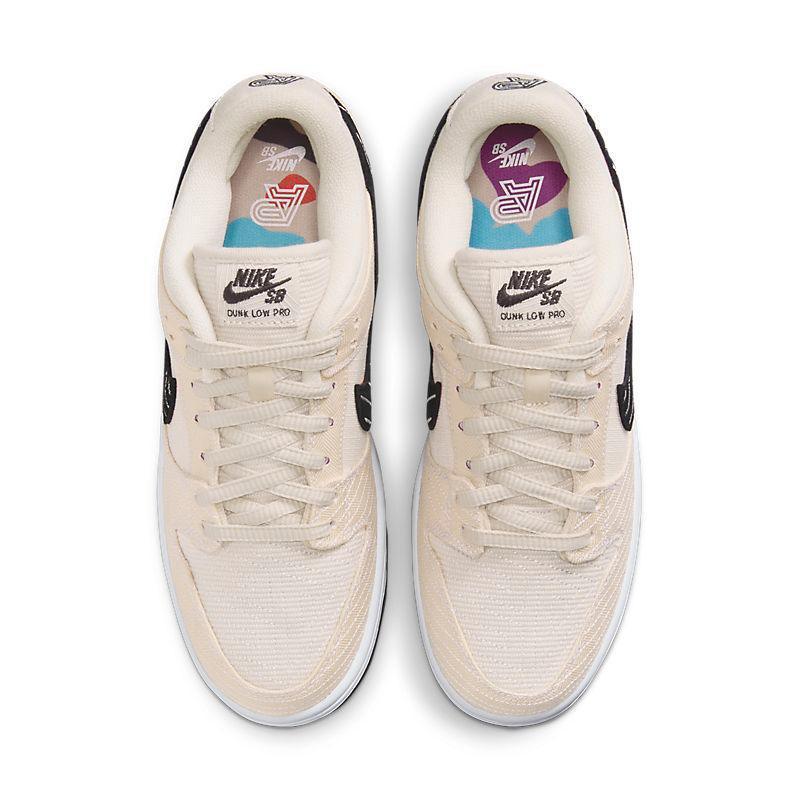 Nike SB Dunk Low &