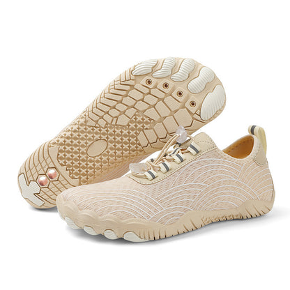 Canyon-walking shoes