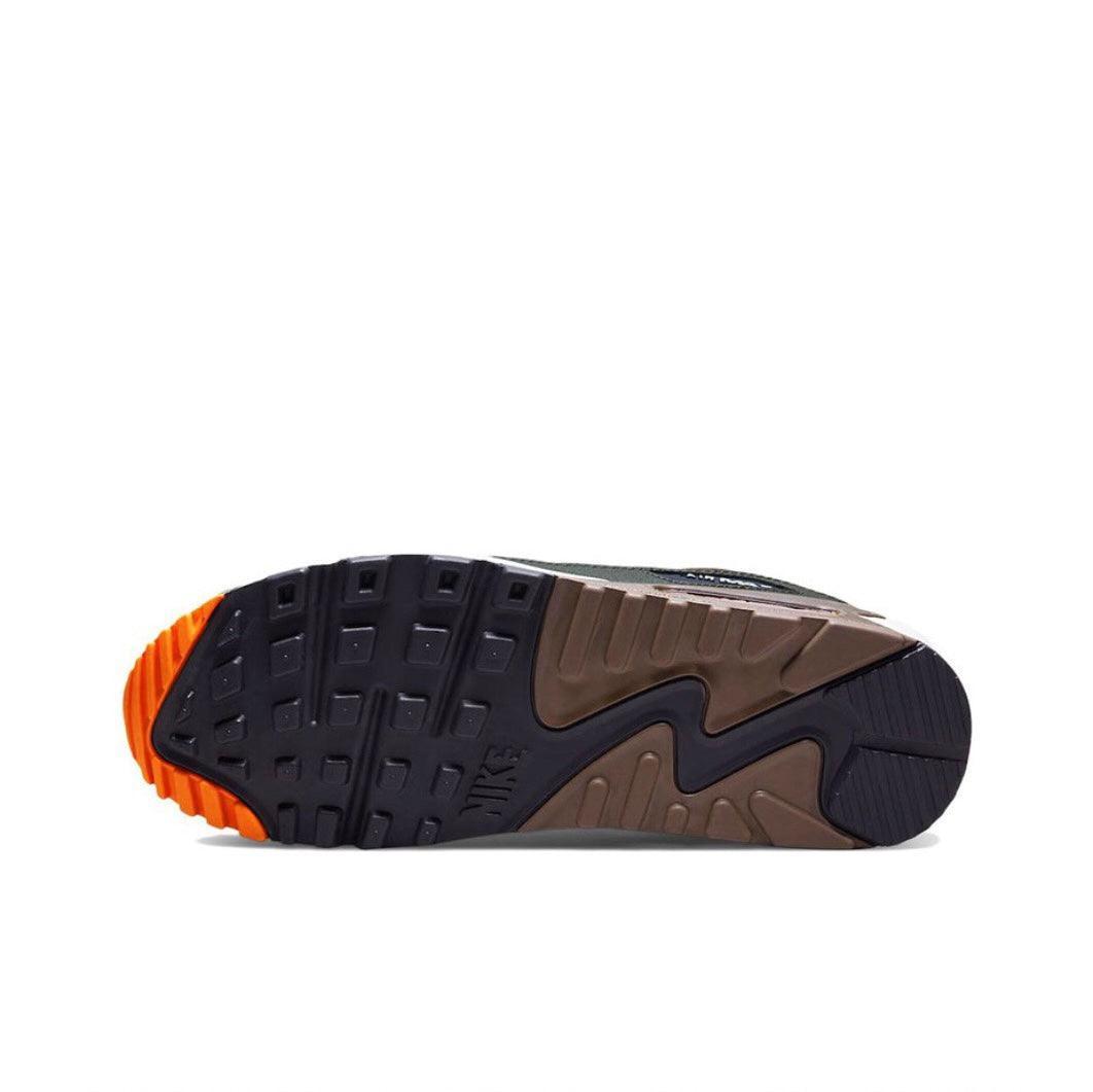 Nike Air Max 90 &