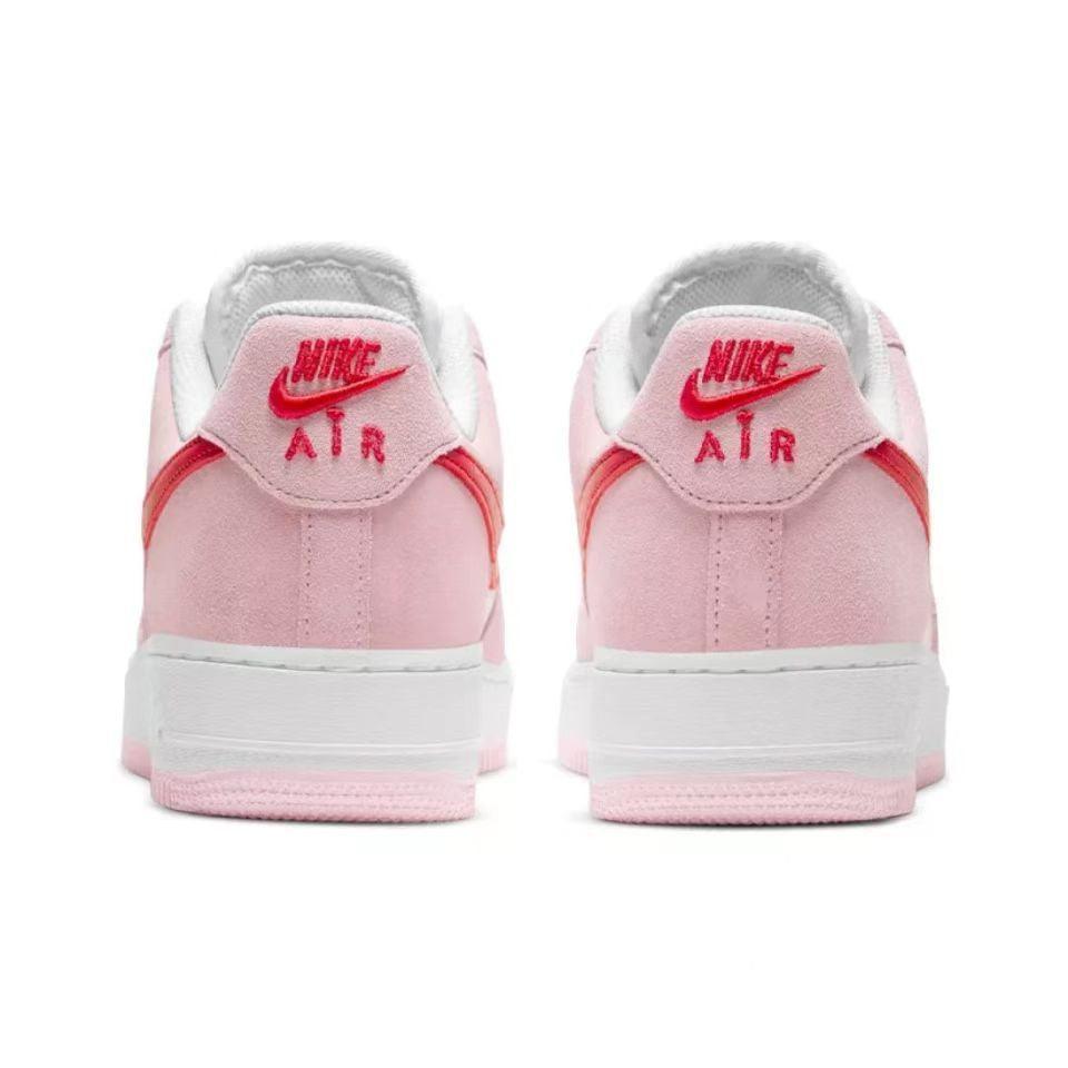 Nike Air Force 1 &