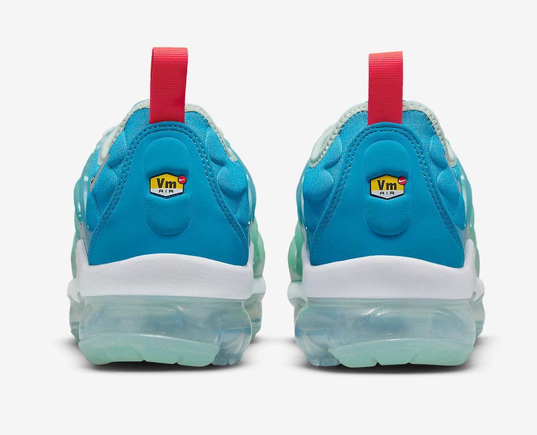 Nike Air VaporMax Plus &