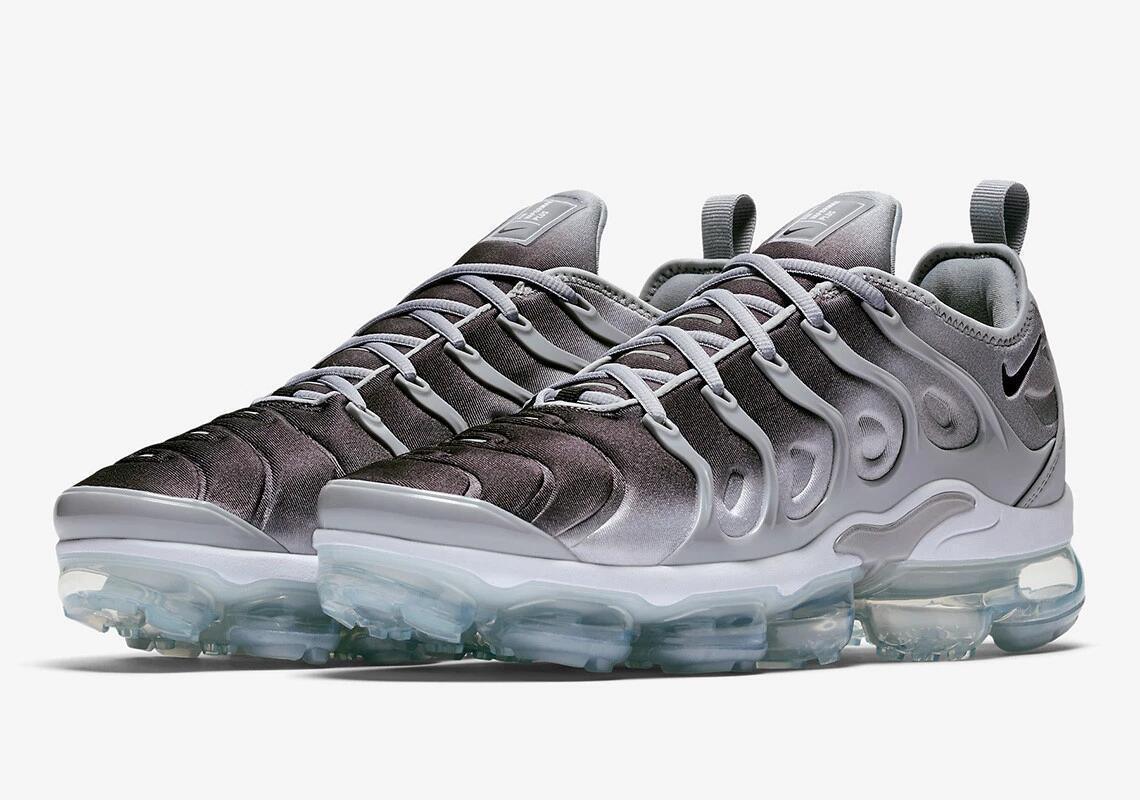 Nike Air VaporMax Plus &