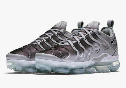 Nike Air VaporMax Plus &