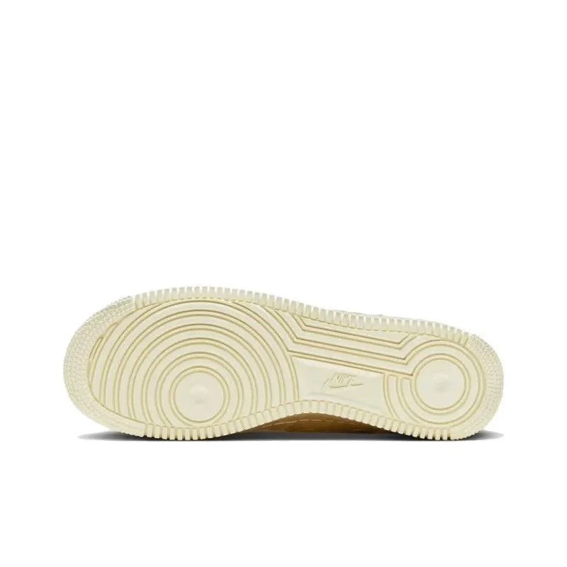 Nike Air Force 1 Low &