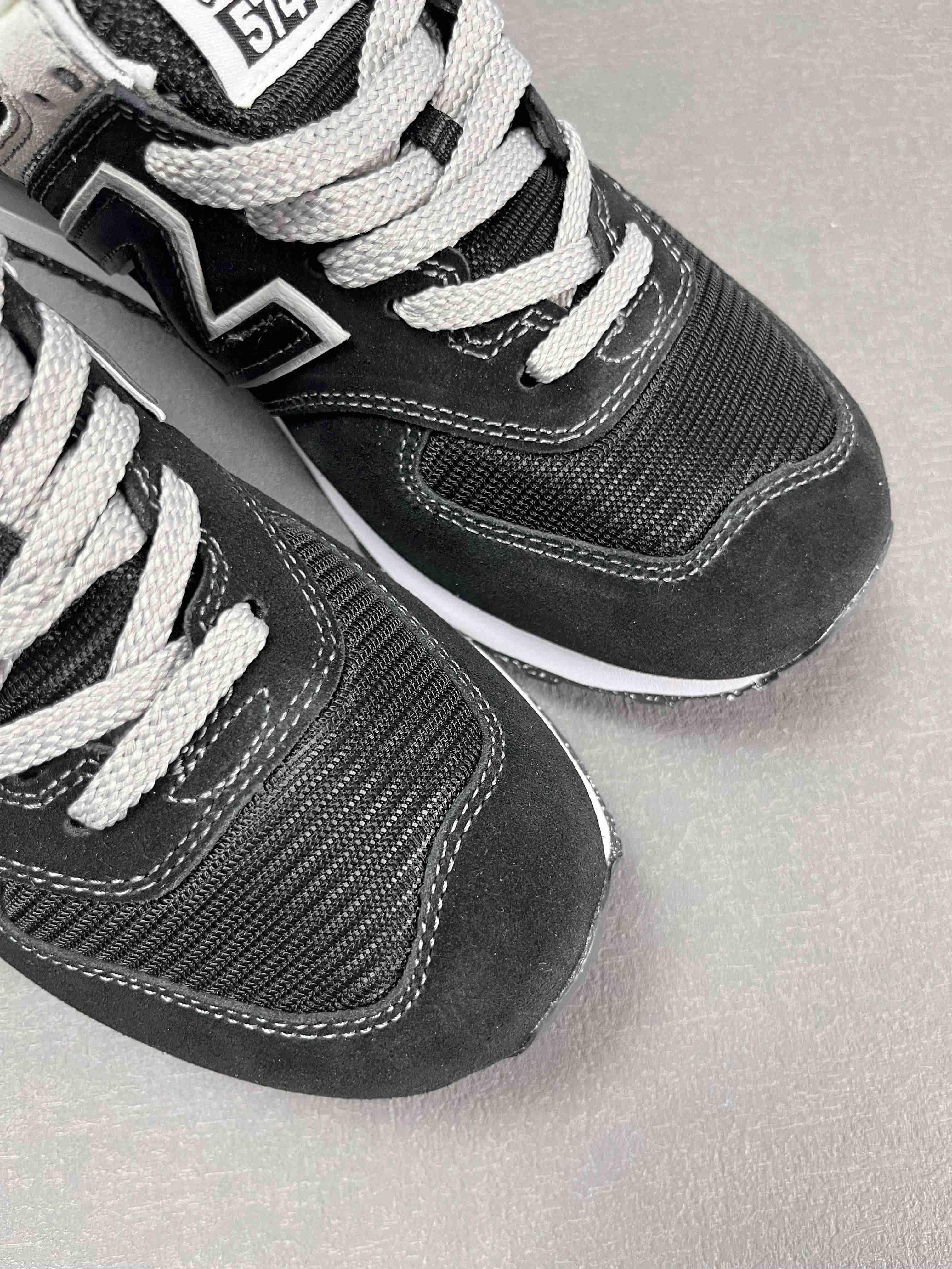 New Balance 574 Black-White