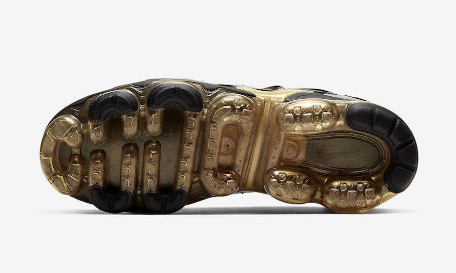 Nike Air VaporMax Plus &