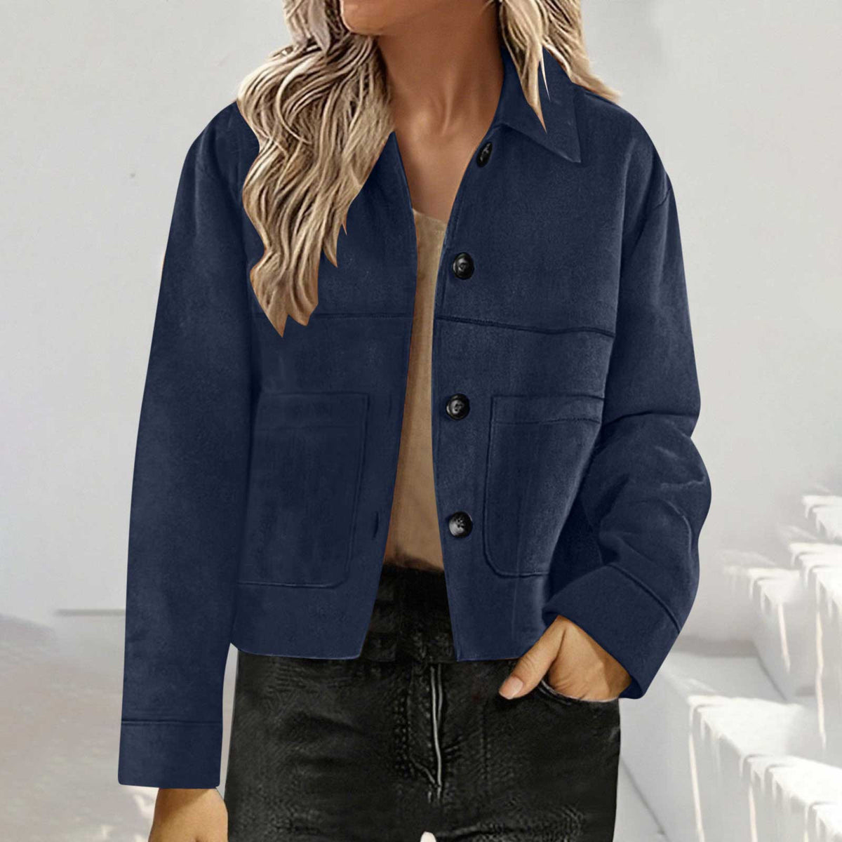 Short suede jacketg