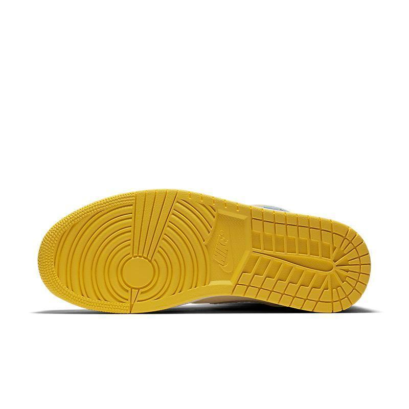 Air Jordan 1 Mid SE &