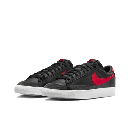 Nike Blazer Low &
