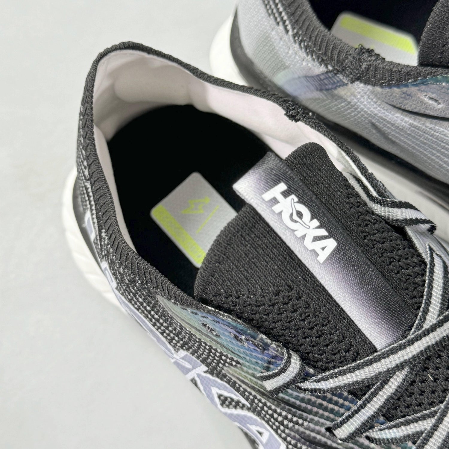 HOKA ONE ONE CIELO X1