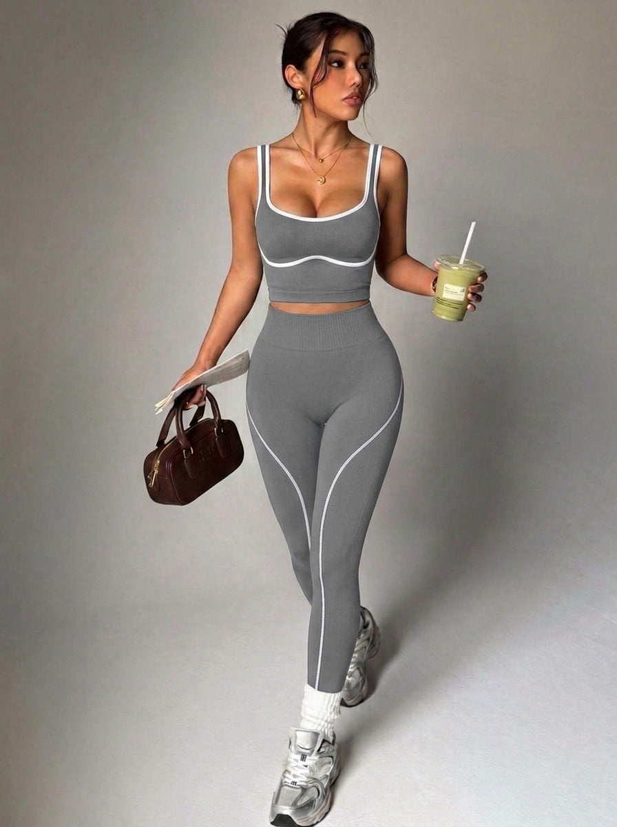 Seamless yoga workout suit