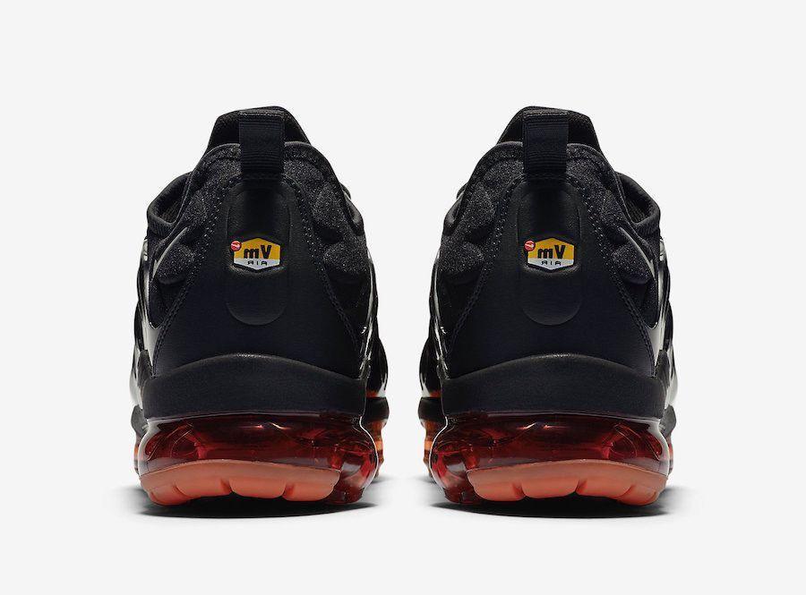 Nike Air VaporMax Plus &