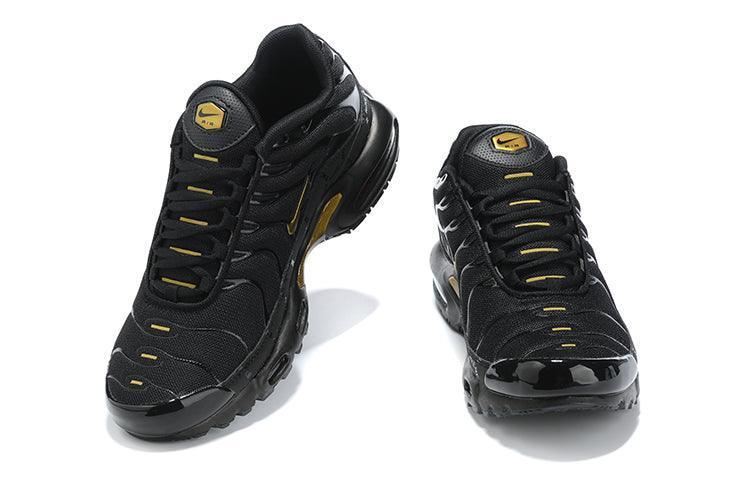 Nike Air Max Plus &