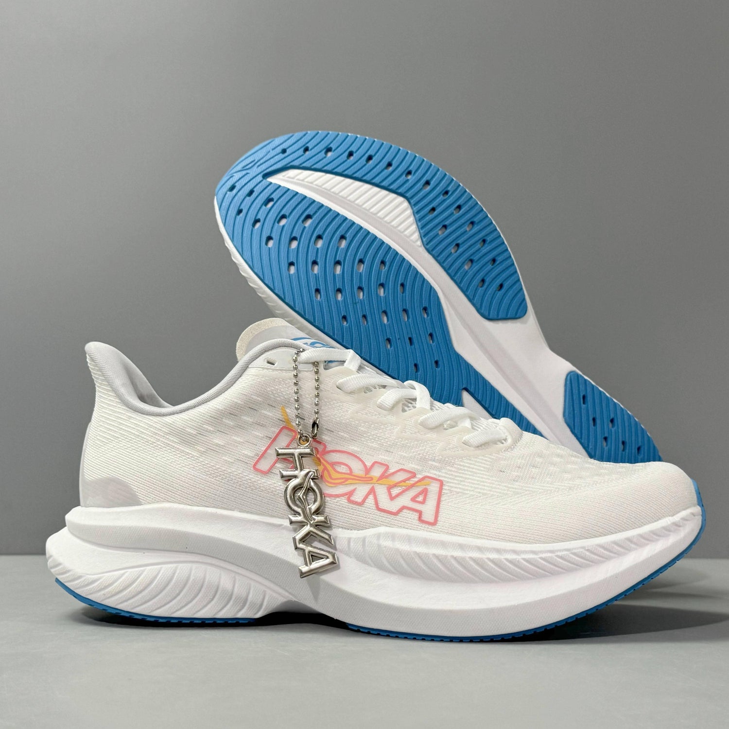 Hoka One One Mach 6 &