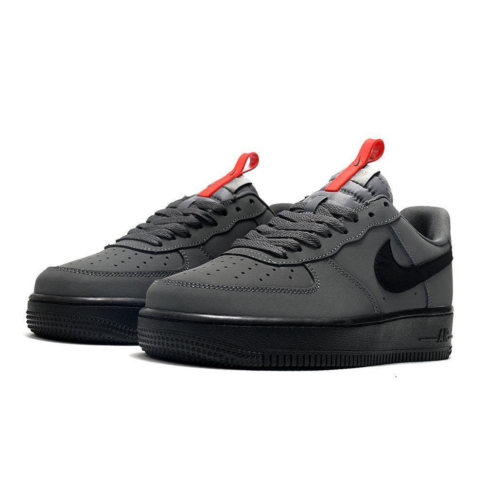Nike Air Force 1 &
