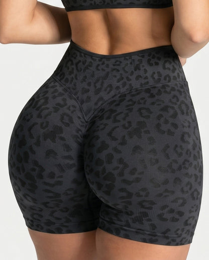 Seamless Yoga Fitness Set with 3D Leopard Print