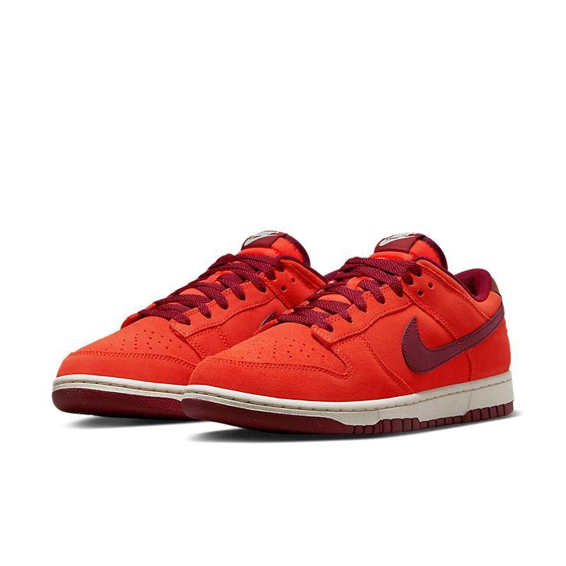 Nike Dunk Low &