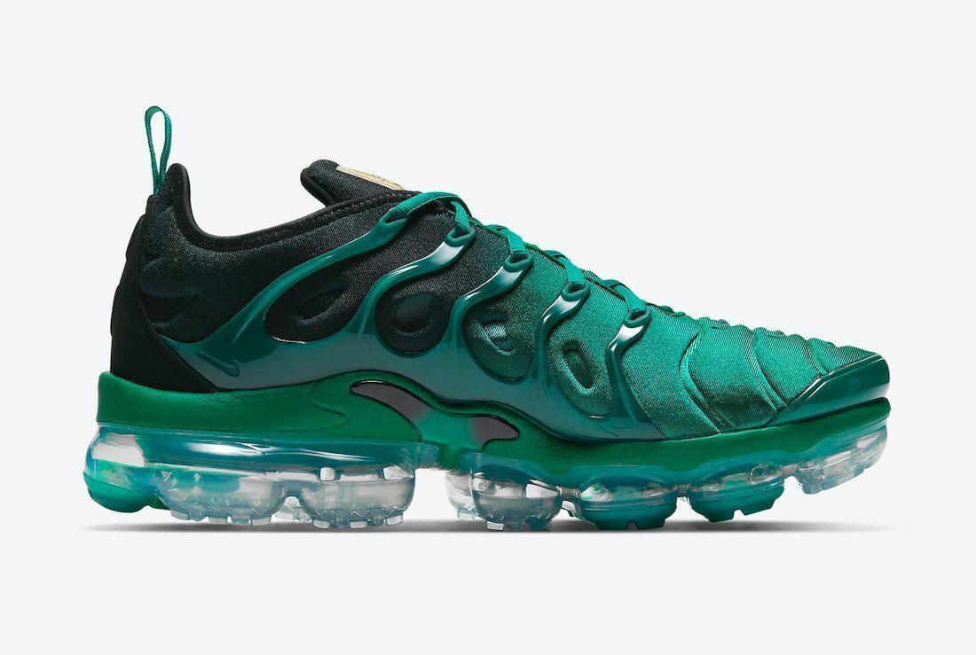 Nike Air VaporMax Plus &
